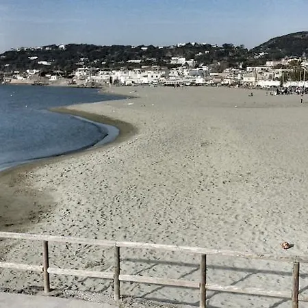 Central Ischia ゲストハウス イスキア島